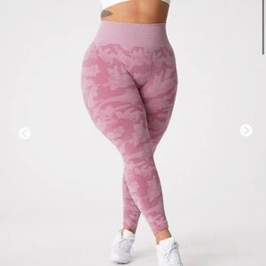 Small NVGTN pastel pink camo seamless leggings - like new